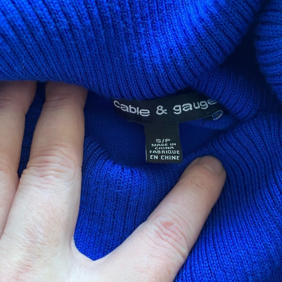 Ladies sweater. Perfect condition. Size S - Picture 2 of 2